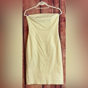 Sz 9/10 💕Express💕 Women’s Stretchy Strapless Light Green Dress - NWT!